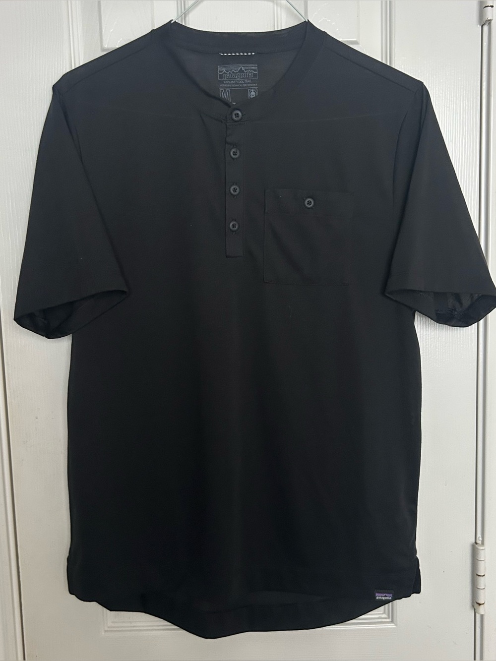 Patagonia Capilene Shirt Mens Medium Black Cool Trail Henley Performance Button